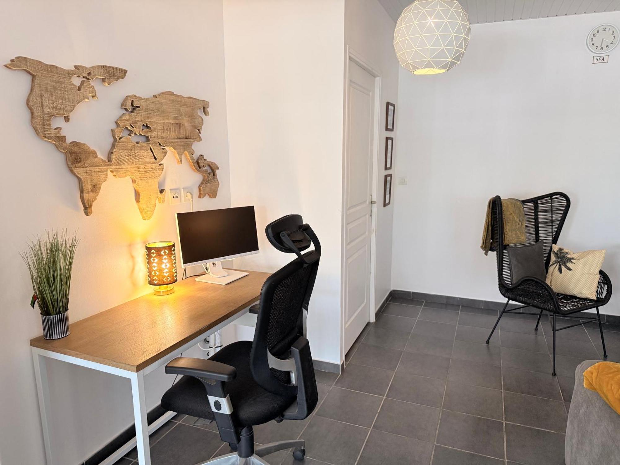 Face A La Plage Avec Parking Securise Appartement De Luxe Ou Suite Privee Avec Coin Petit Dej Selon Disponibilite Ле-Диаман Экстерьер фото