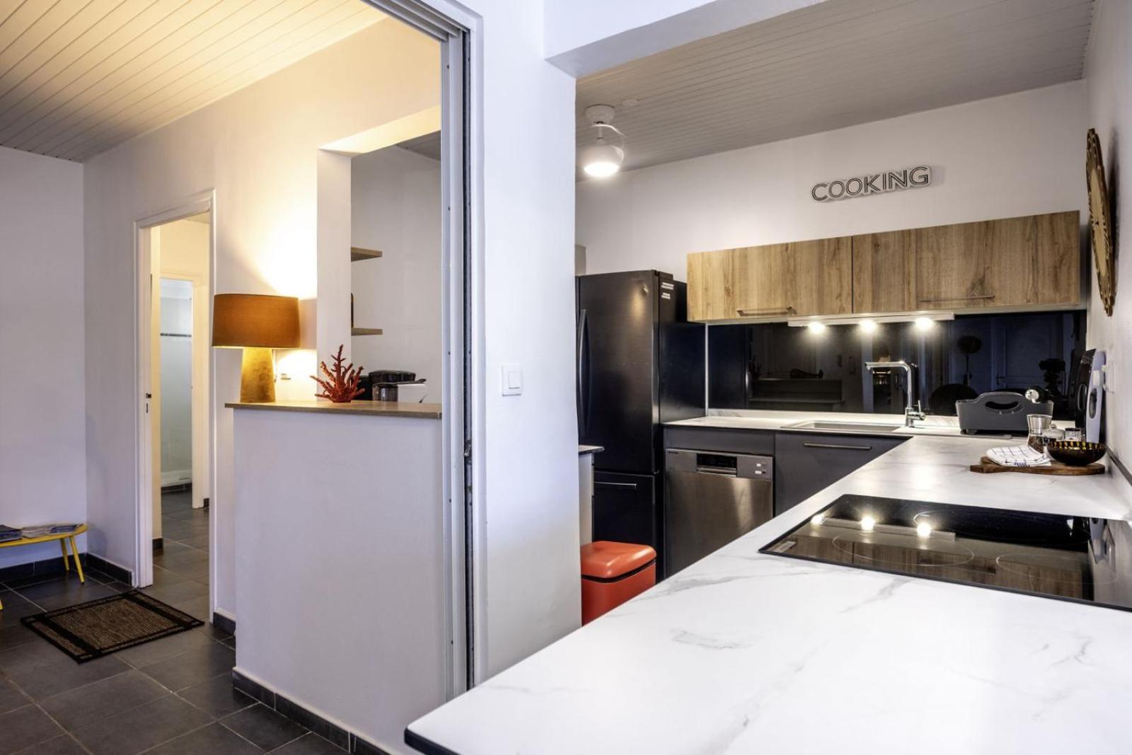 Face A La Plage Avec Parking Securise Appartement De Luxe Ou Suite Privee Avec Coin Petit Dej Selon Disponibilite Ле-Диаман Экстерьер фото